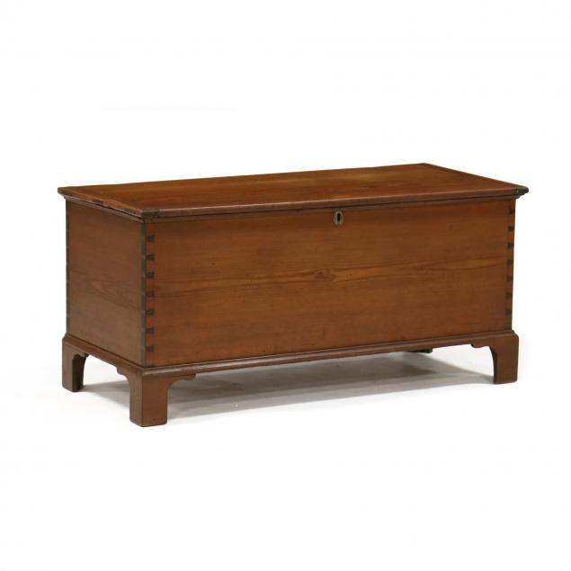 southern-federal-yellow-pine-blanket-chest
