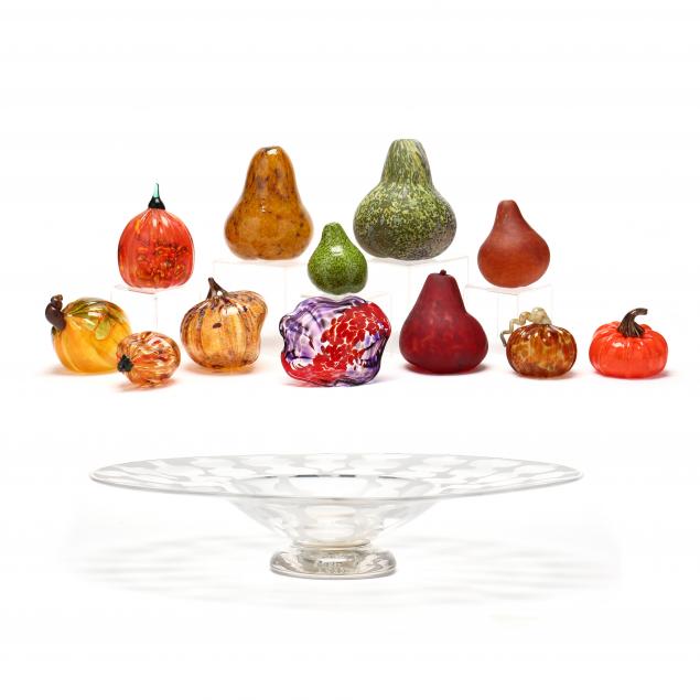 lisa-oakley-nc-art-glass-pedestal-bowl-and-fruit