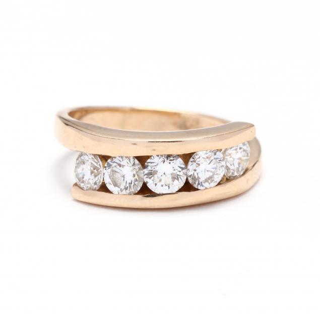 gold-and-diamond-ring