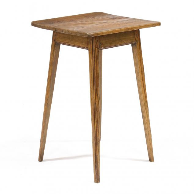 southern-federal-yellow-pine-splayed-leg-side-table