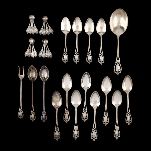 lunt-i-monticello-i-sterling-silver-flatware