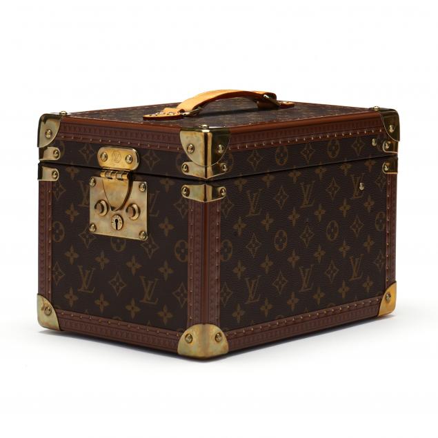 Sold at Auction: Louis Vuitton, Louis Vuitton Monogram Trunk Boite Flacons  Beauty Vanity Case Vintage