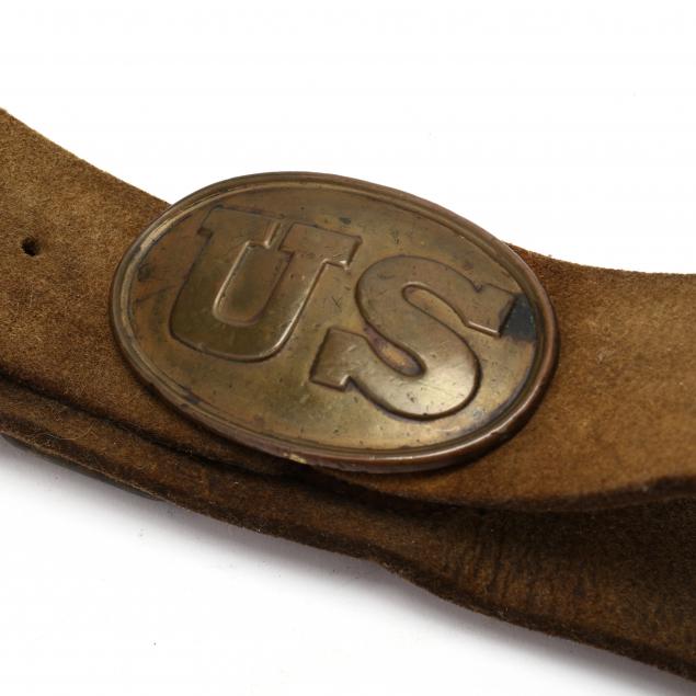 us-oval-belt-plate-on-leather