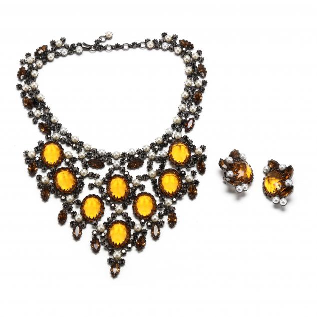 vintage-costume-necklace-and-earrings
