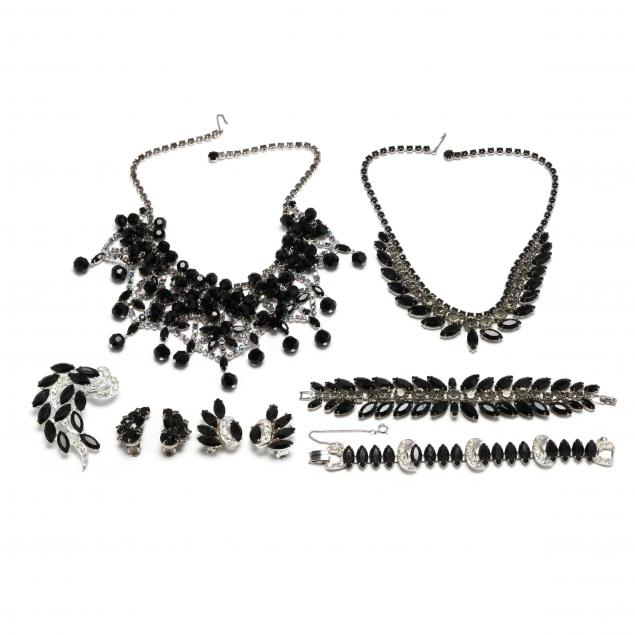 vintage-costume-jewelry-items