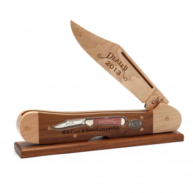 case-knife-2013-dealer-display