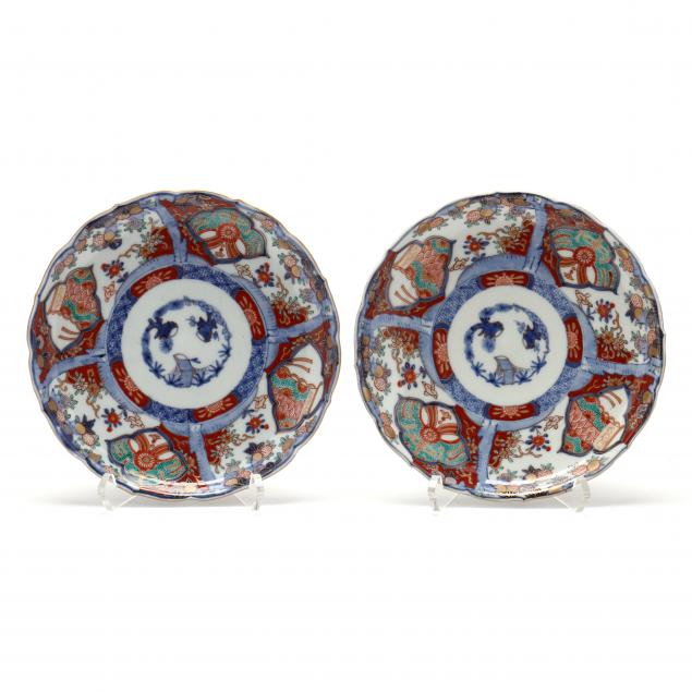 a-pair-of-japanese-imari-porcelain-dishes