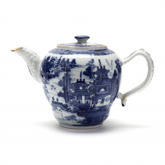 a-chinese-export-blue-and-white-teapot