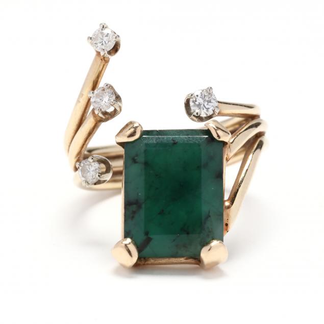 gold-emerald-and-diamond-ring