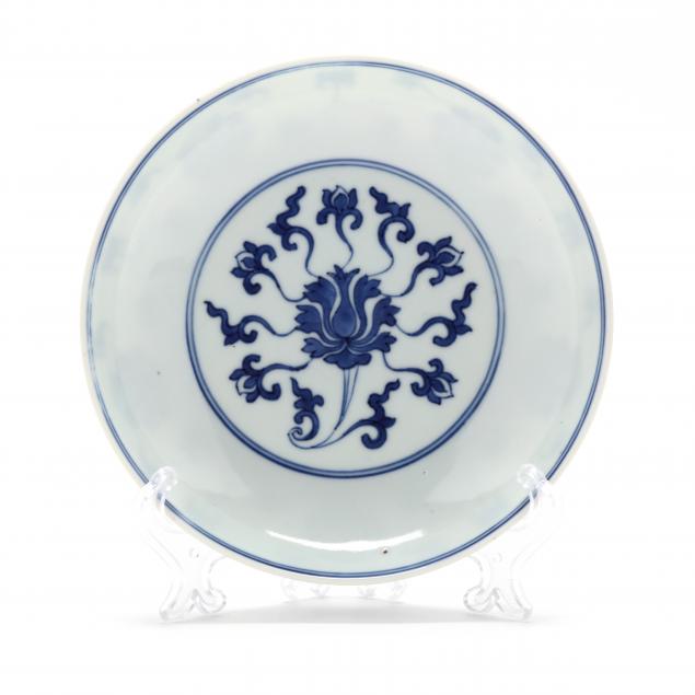 a-chinese-porcelain-blue-and-white-lotus-dish