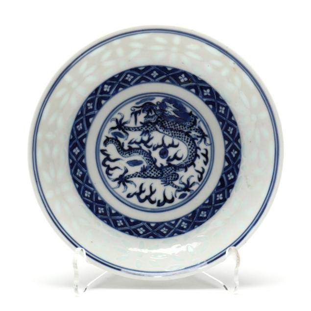 a-chinese-blue-and-white-dish-with-dragon