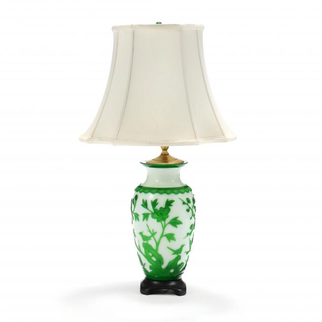 a-chinese-peking-glass-vase-lamp
