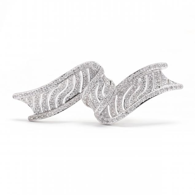 white-gold-and-diamond-bow-brooch