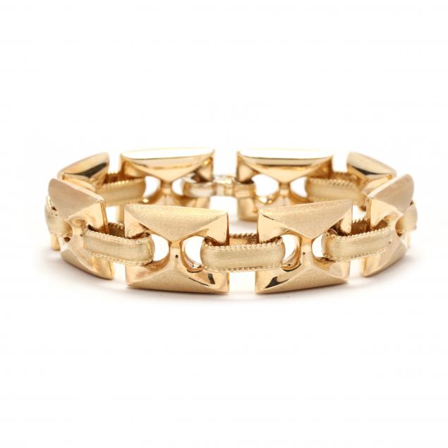 gold-link-bracelet