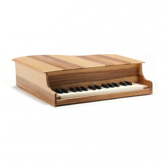 kinder-klavier-luthier-made-toy-grand-piano
