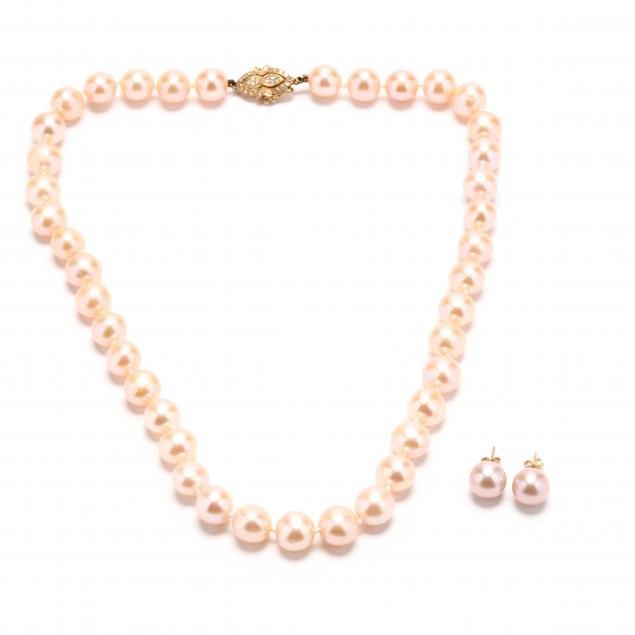 single-strand-pink-pearl-necklace-and-stud-earrings