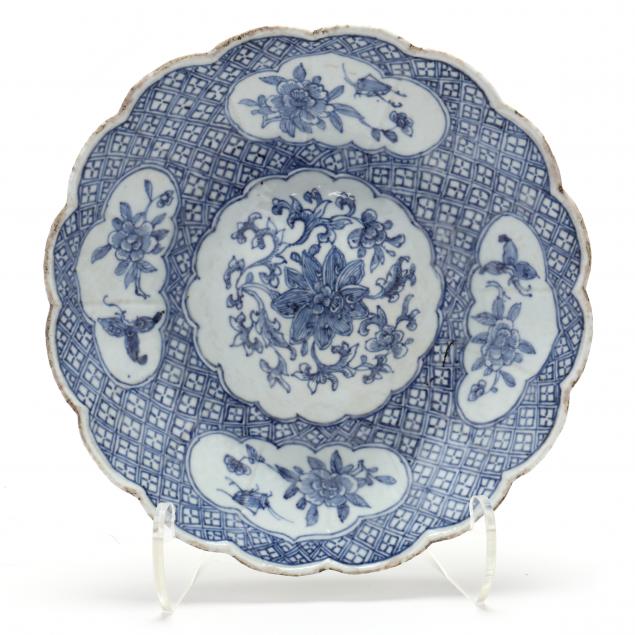 an-unusual-chinese-export-blue-and-white-porcelain-lobed-bowl