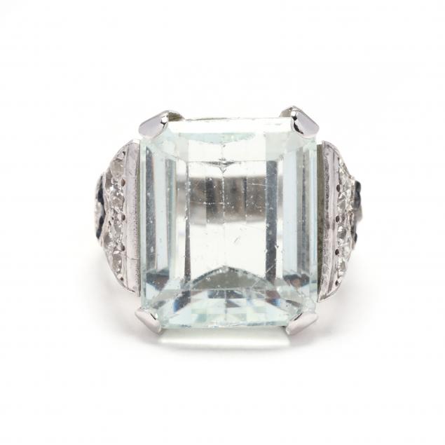 white-gold-aquamarine-and-diamond-ring