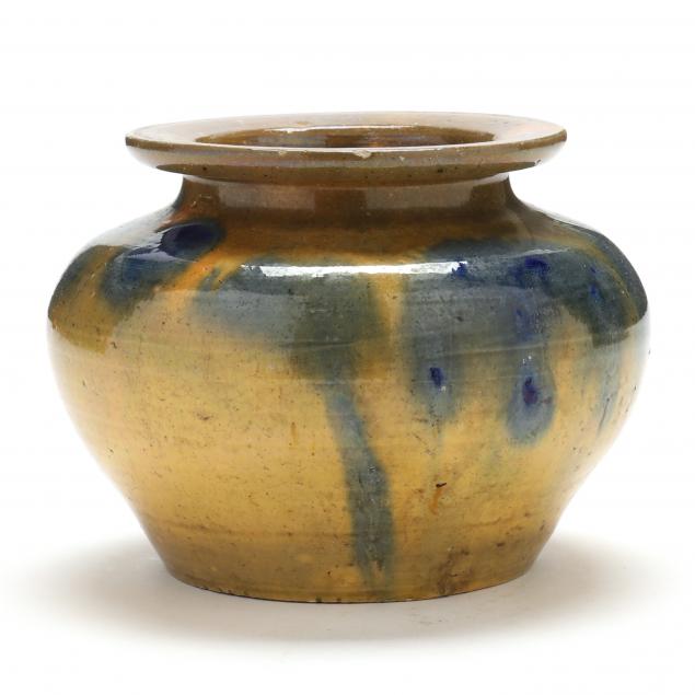 bulbous-low-vase-attributed-c-r-pottery-seagrove-nc-1922-1937
