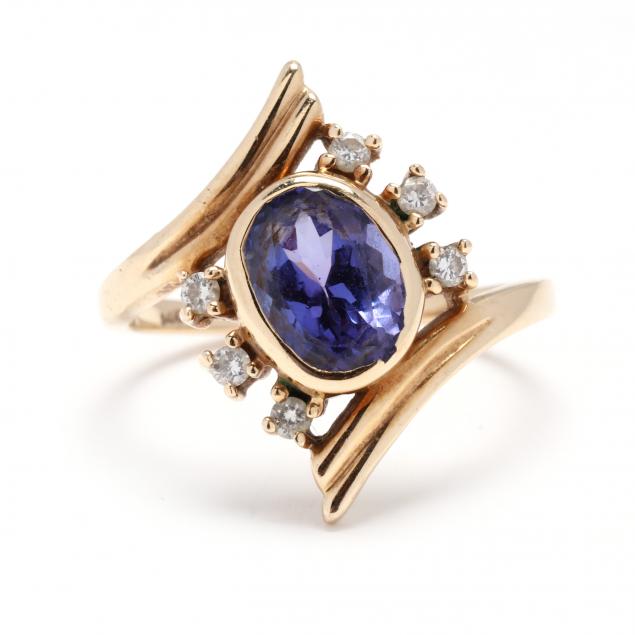 gold-tanzanite-and-diamond-ring