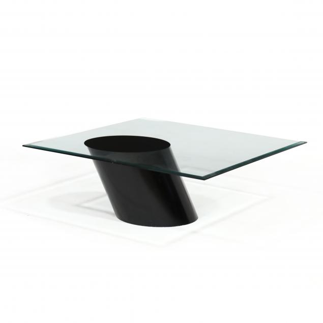 design-institute-of-america-cantilevered-cocktail-table