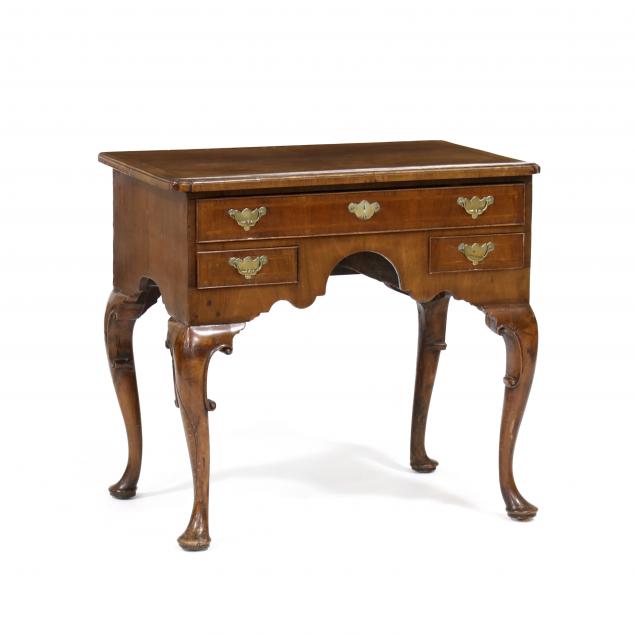 english-queen-anne-mahogany-dressing-table
