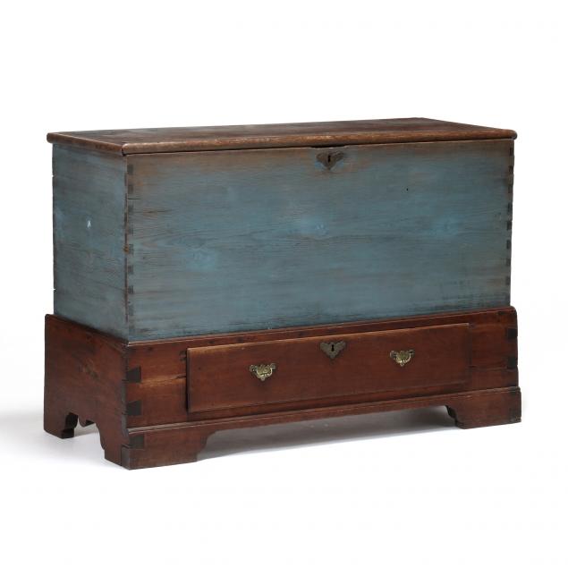 virginia-painted-blanket-chest-on-frame