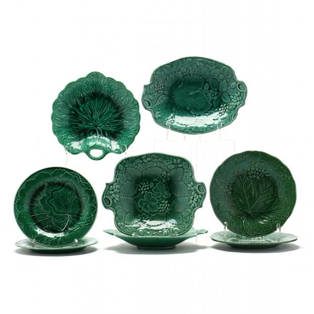 eight-green-leaf-majolica-plates-including-wedgwood