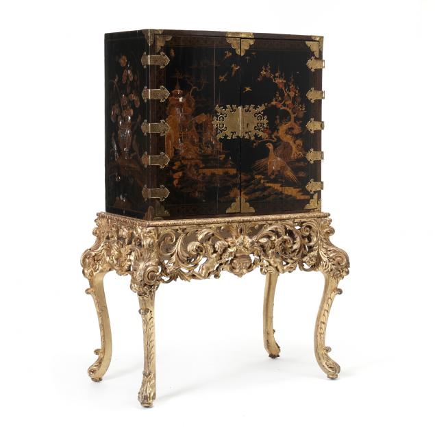 william-and-mary-japanned-cabinet-on-a-carved-gilt-wood-stand