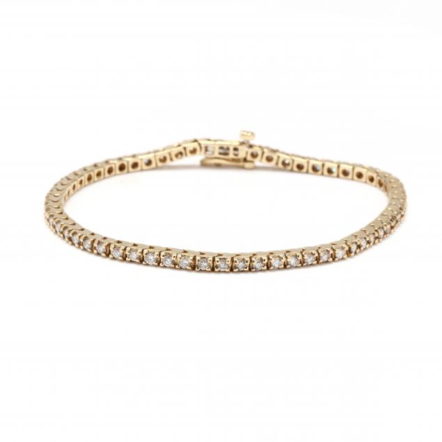 gold-and-diamond-line-bracelet