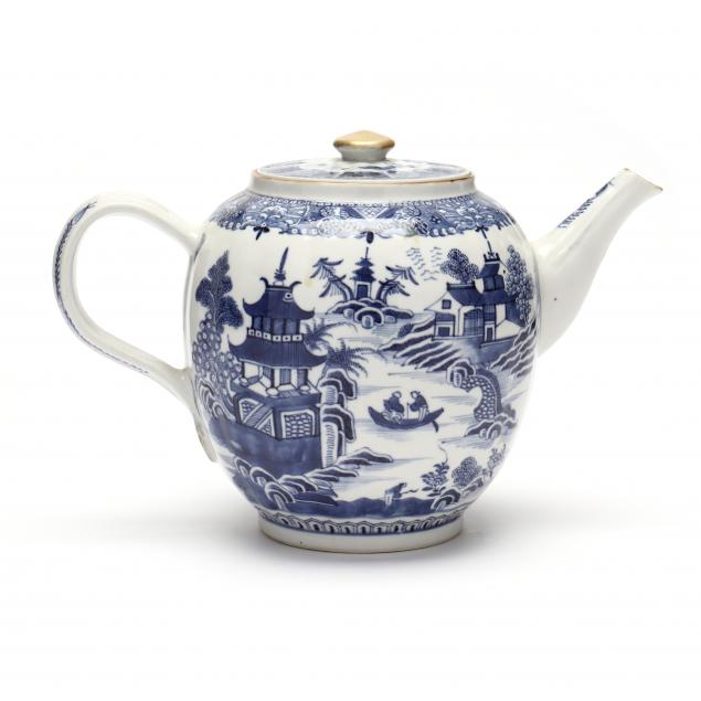 a-chinese-blue-and-white-export-porcelain-teapot
