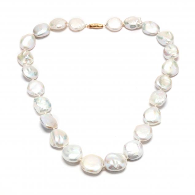 button-pearl-necklace