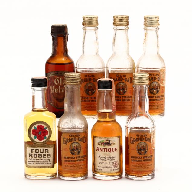 amazing-miniature-whiskey-collection