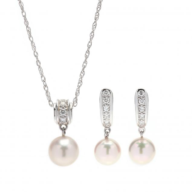 white-gold-pearl-and-diamond-pendant-necklace-and-earrings