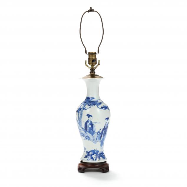 a-chinese-kangxi-style-blue-and-white-porcelain-vase-lamp