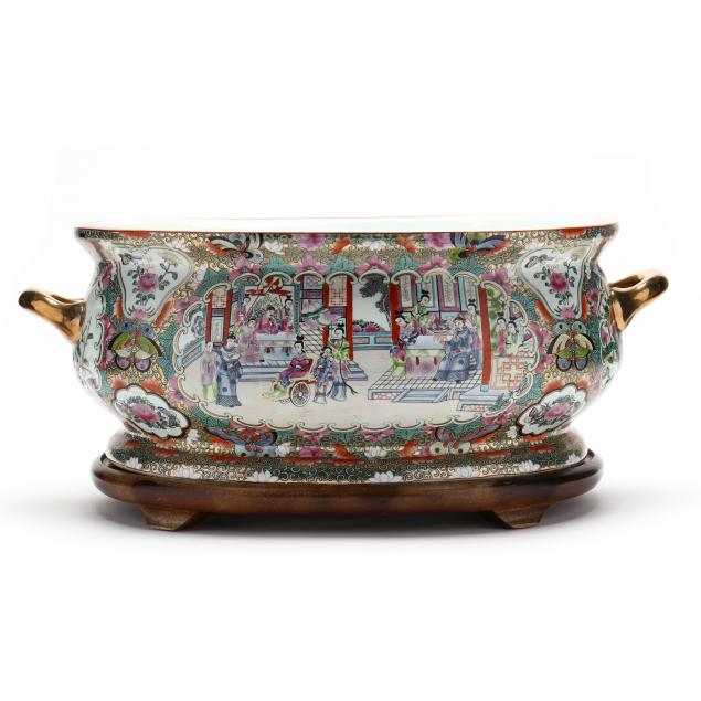 a-chinese-rose-medallion-foot-bath