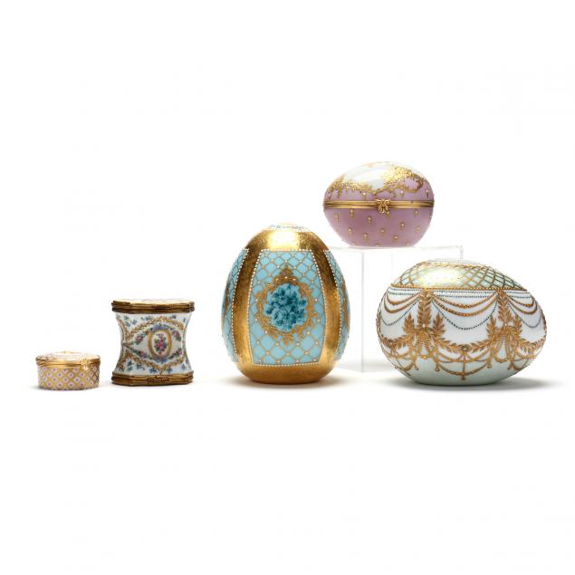 assorted-porcelain-decorative-tabletop-accessories