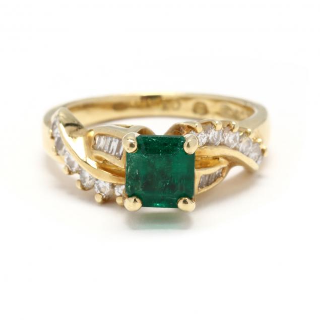 gold-emerald-and-diamond-ring