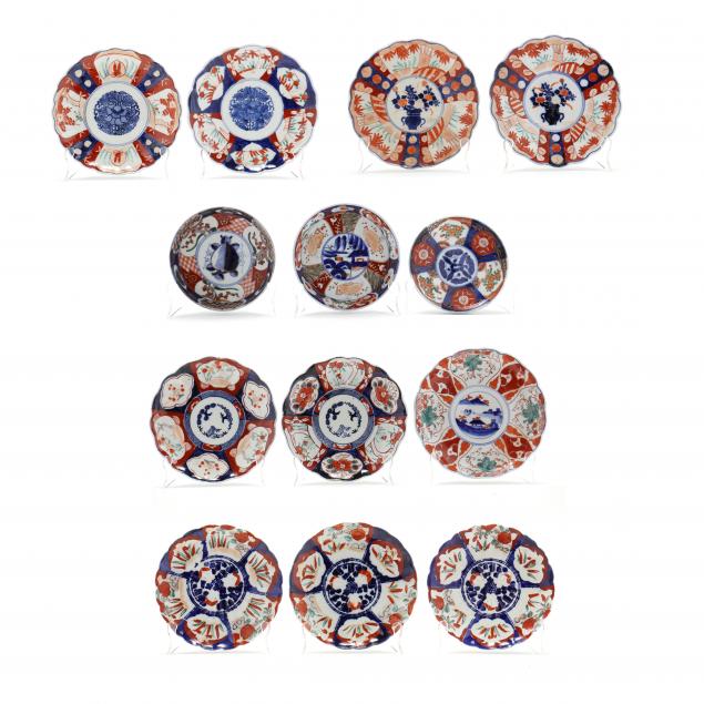 a-group-of-thirteen-japanese-imari-porcelain-plates