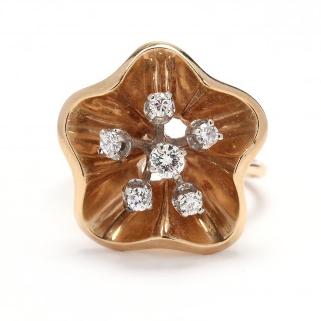 gold-and-diamond-flower-motif-ring