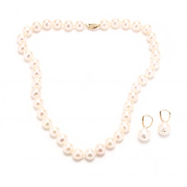 pearl-necklace-and-earrings