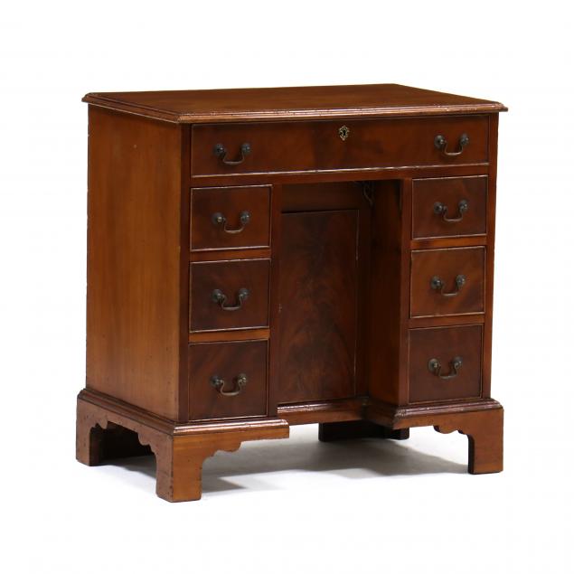 chippendale-style-diminutive-mahogany-kneehole-desk