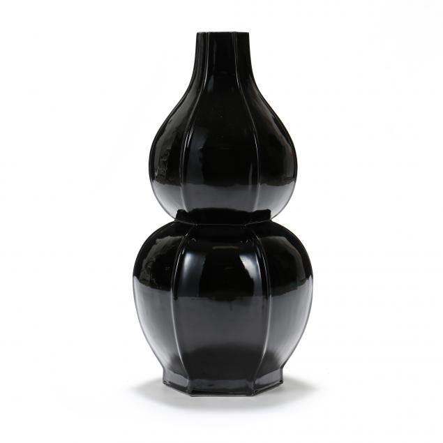 large-contemporary-double-gourd-black-vase
