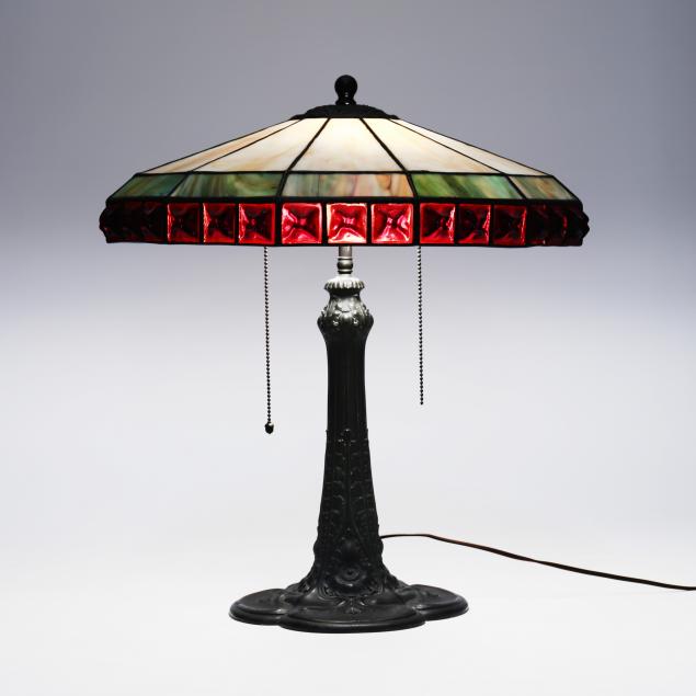 hubbell-vintage-stained-glass-table-lamp