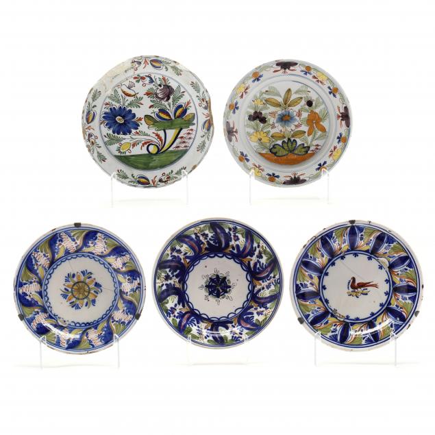 five-delft-polychrome-chargers