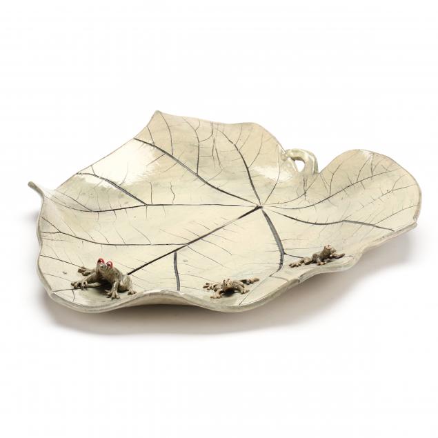 nc-pottery-leaf-and-frog-dish