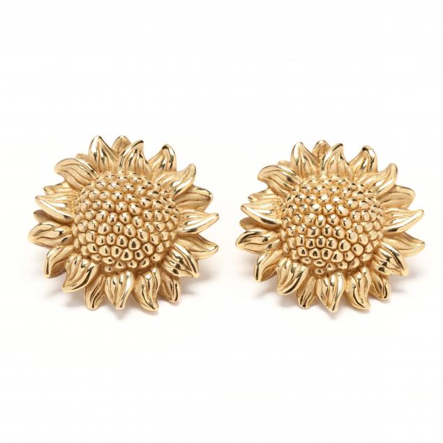 pair-of-gold-sunflower-motif-earrings