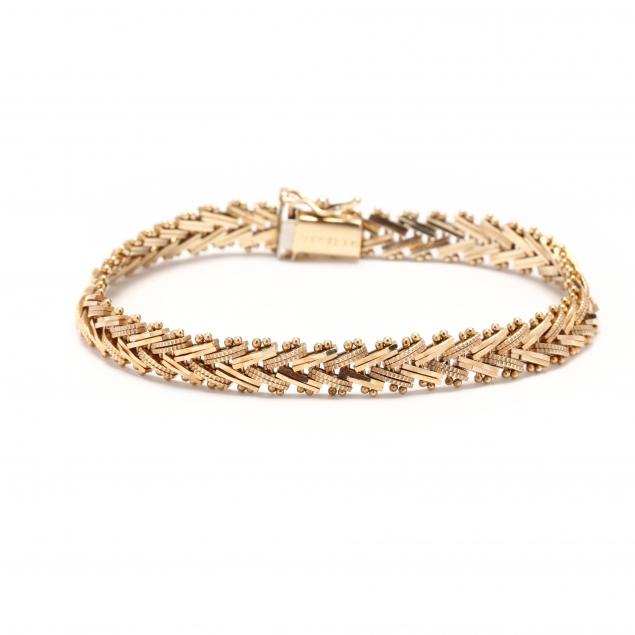 gold-bracelet