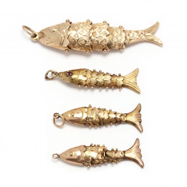 four-articulated-gold-fish-charms-pendants