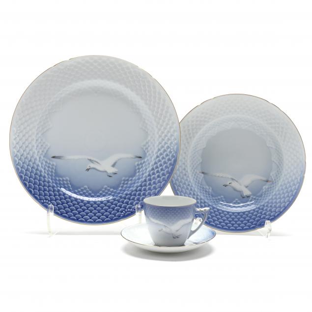 bing-grondahl-53-pieces-of-i-seagull-i-pattern-china